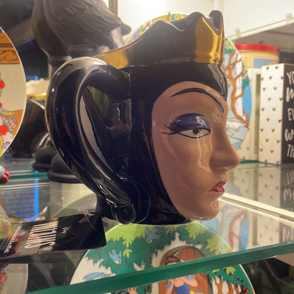 Evil Queen Mug - Picture 4 of 5